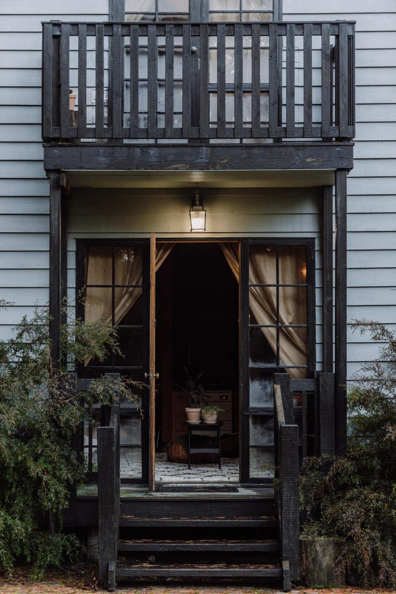 The Quarters Hotel Strahan Exterior foto